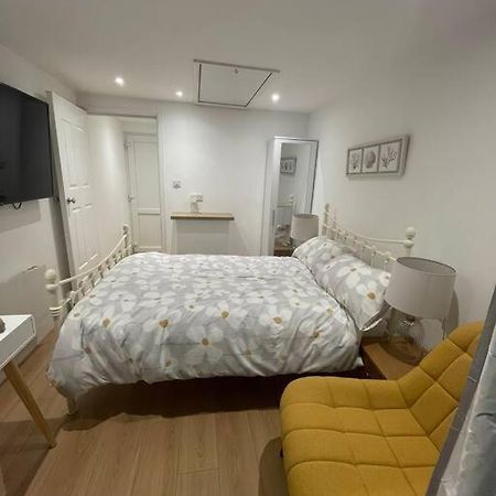 1 Bedroom Guest Suite Near City Centre. Gloucester Dış mekan fotoğraf